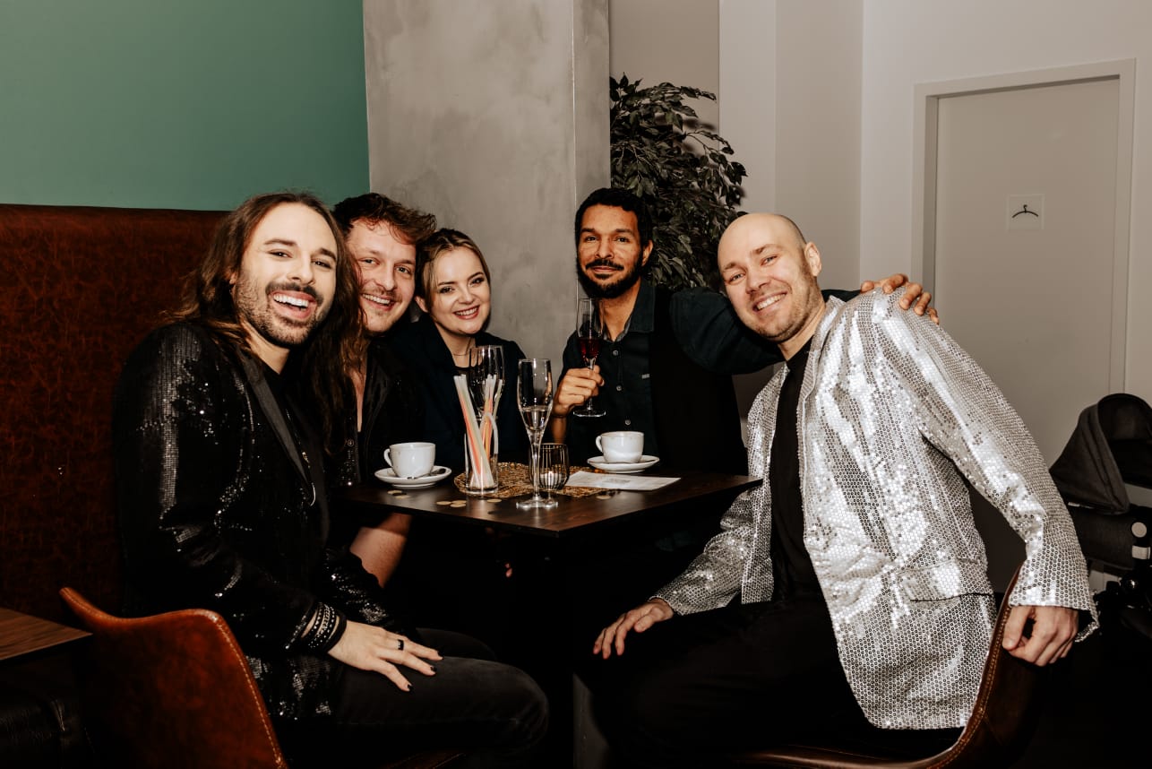 Gruppenfoto der Coverband Vergeben