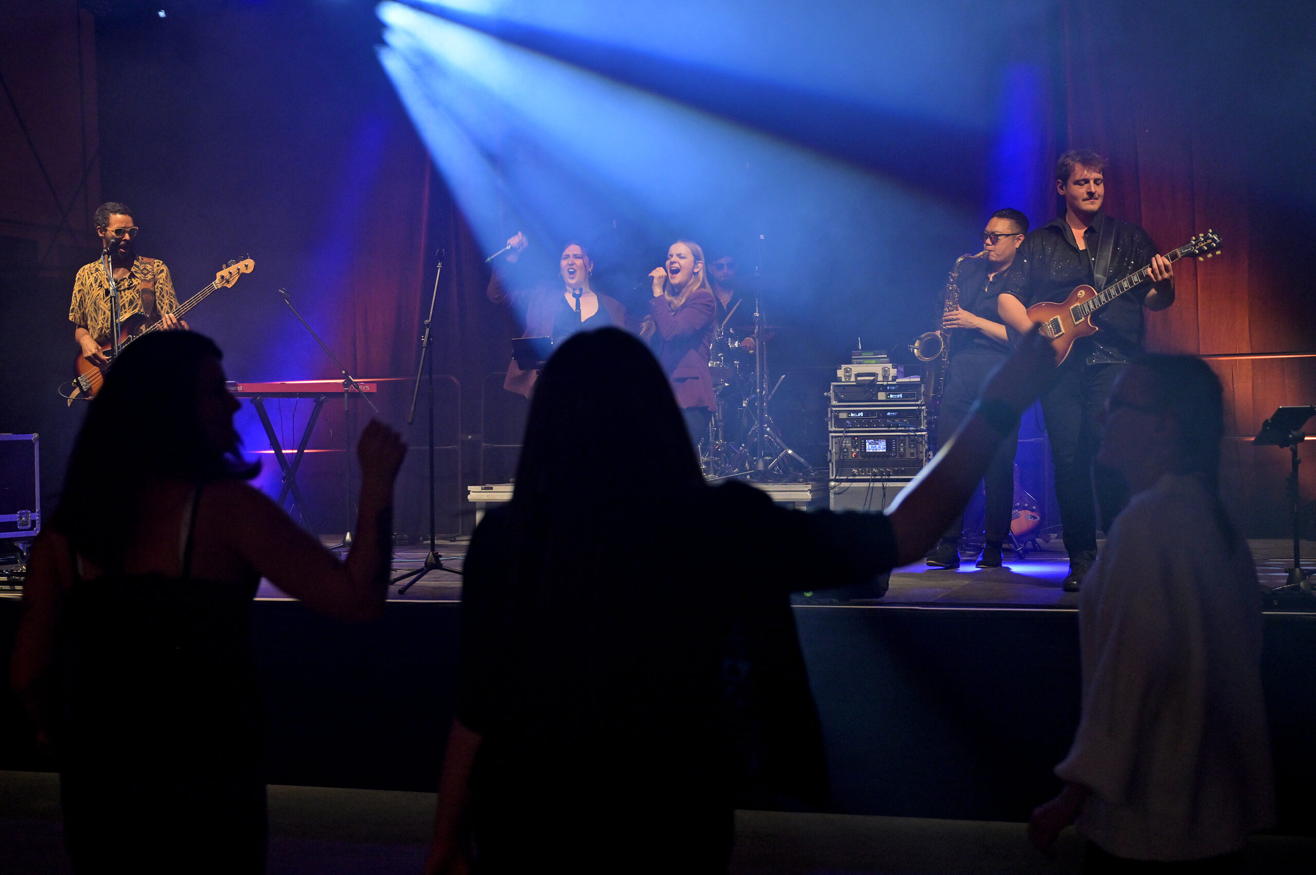 Coverband auf der Bühne